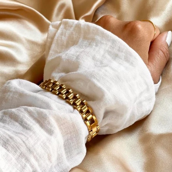 Waterproof watch style bracelet - Picture 7 of 7